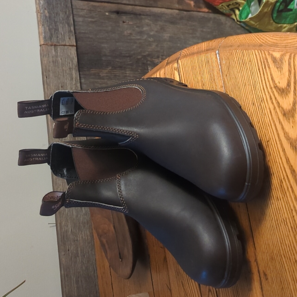 Blundstone Brand New Original 500- Stout Brown with Original Box